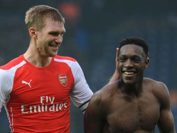 welbeck mertesacker